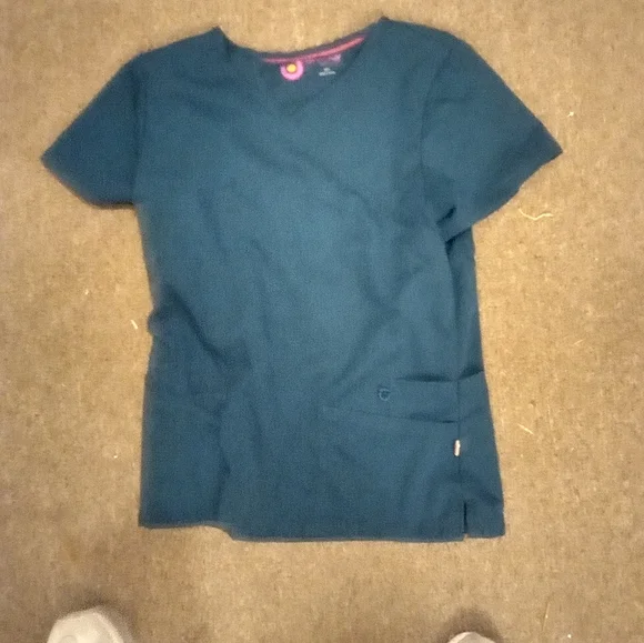 Scrub set bundle - Picture 2 of 6